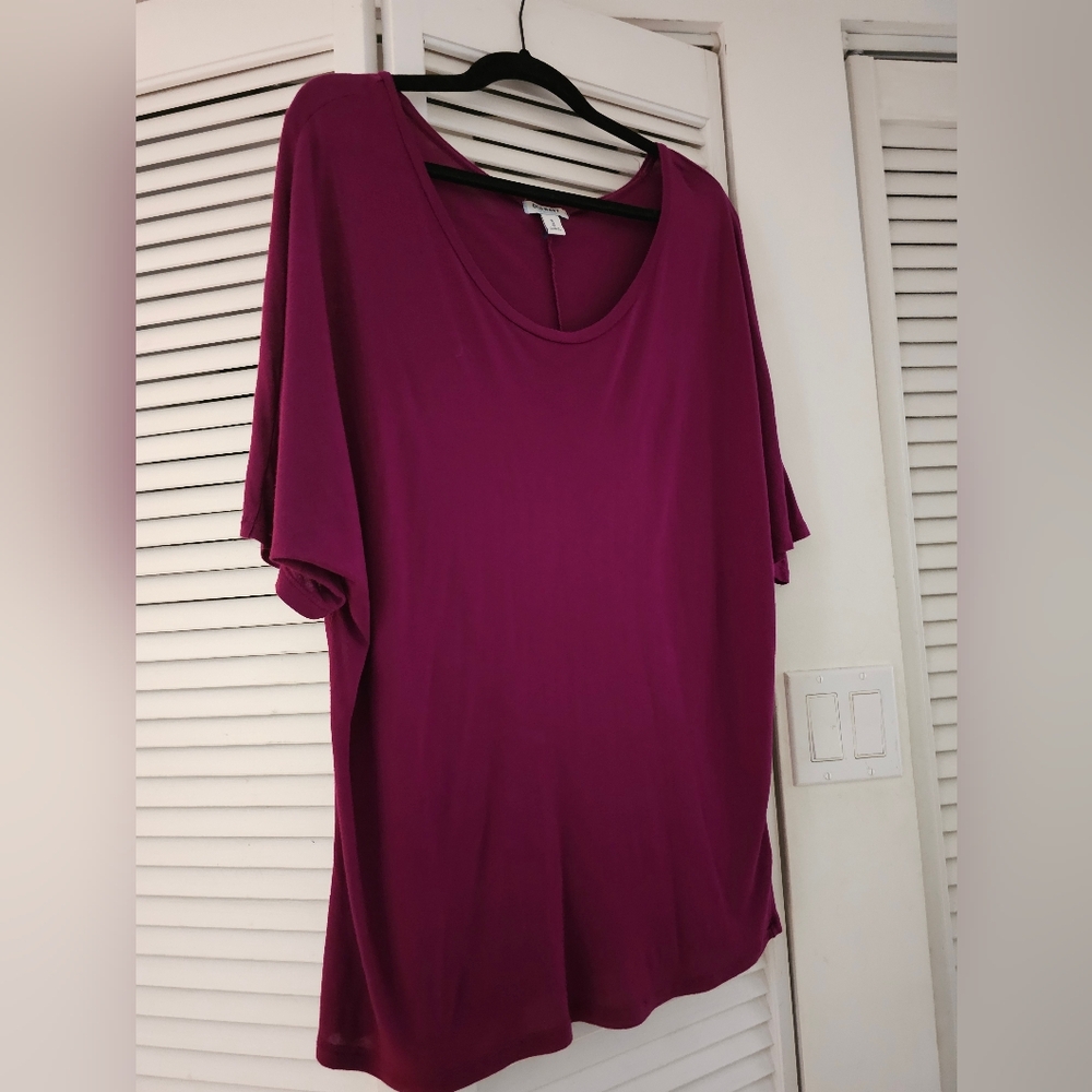 OLD NAVY MAROON TOP WITH LOW SCOOP NECKLINE & 3/4 LOOSE SLEEVES